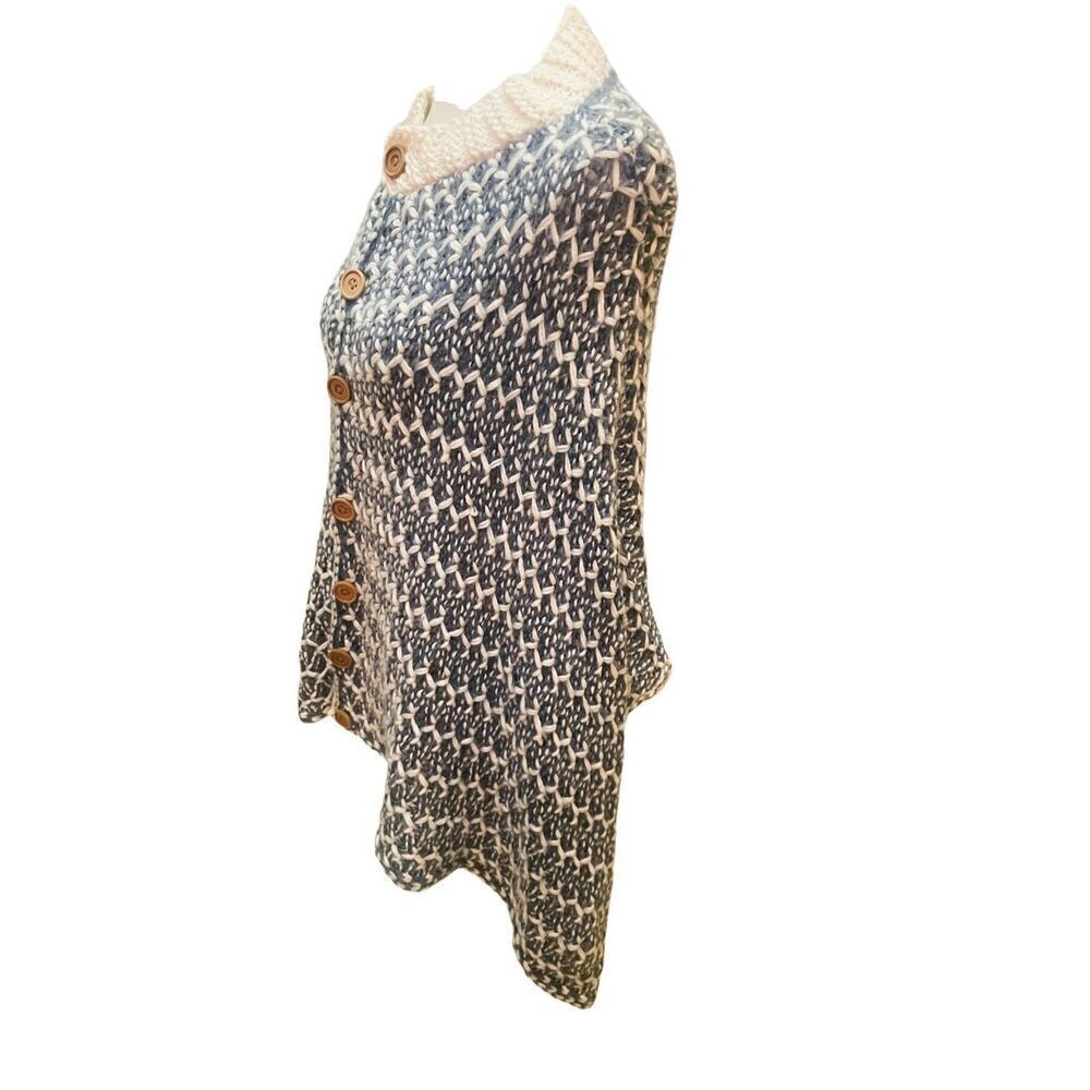 Simply Noelle Slate Blue & Cream Button Down Poncho/Shawl/Shrug-One Size - Picture 13 of 15
